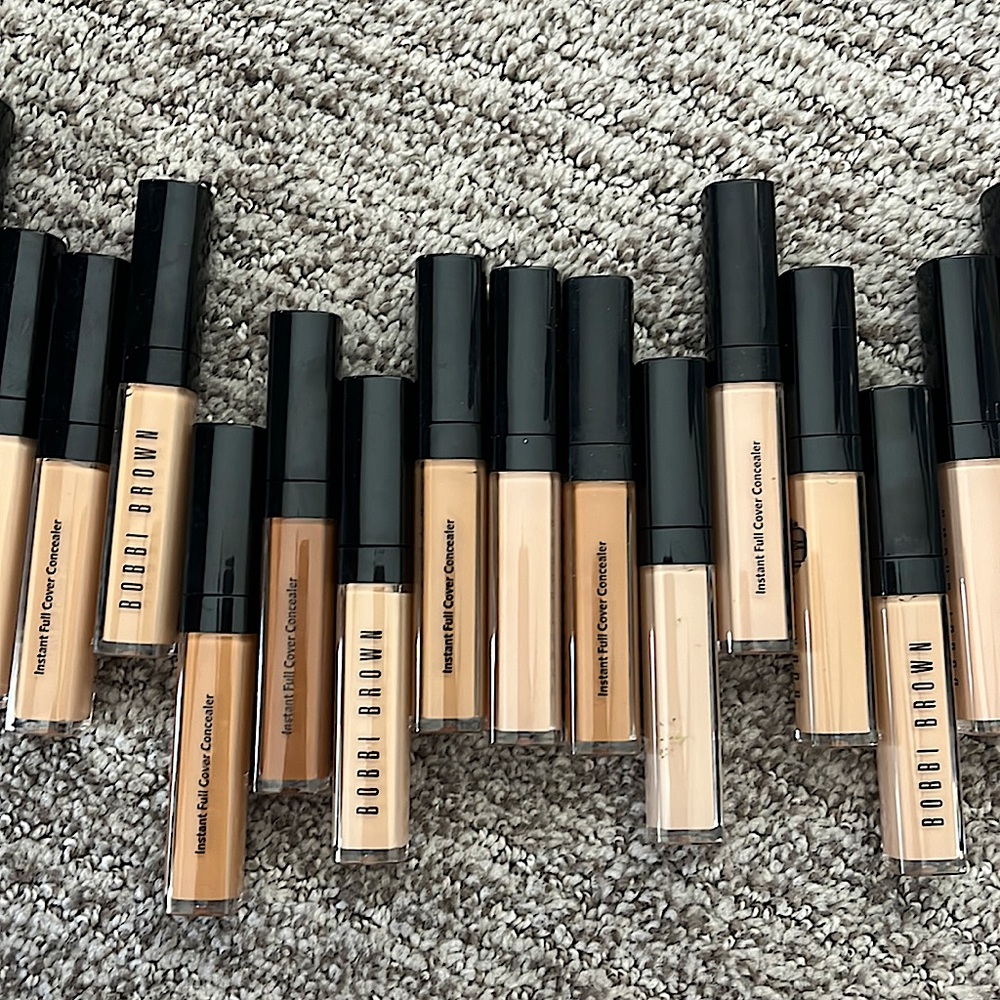 Brand new Full coverage concealer by Bobbi Brown Cosmetics